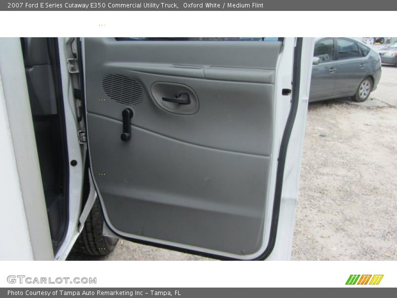 Oxford White / Medium Flint 2007 Ford E Series Cutaway E350 Commercial Utility Truck