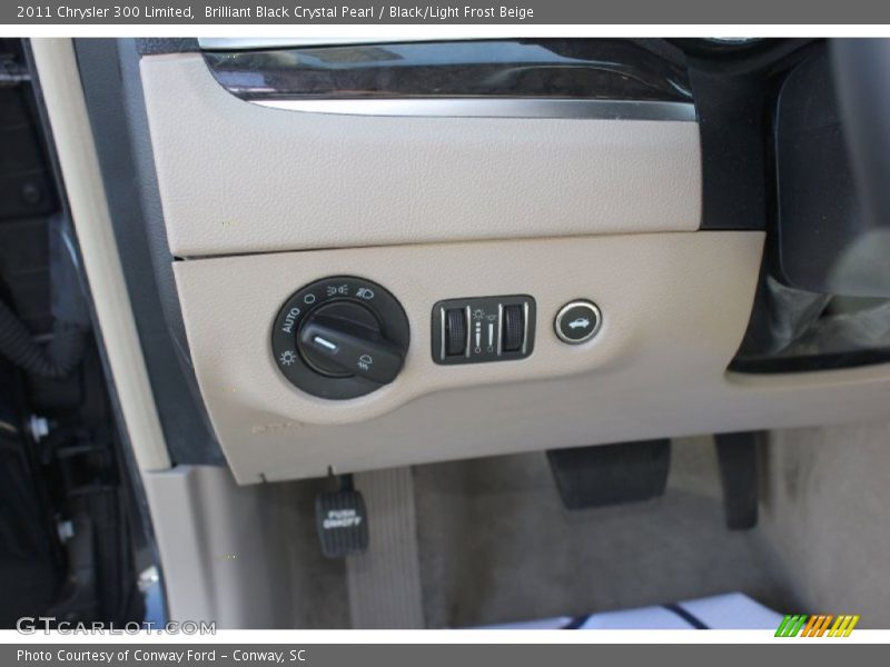 Brilliant Black Crystal Pearl / Black/Light Frost Beige 2011 Chrysler 300 Limited