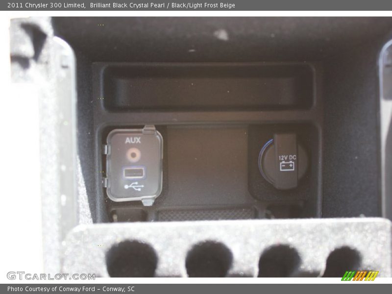Brilliant Black Crystal Pearl / Black/Light Frost Beige 2011 Chrysler 300 Limited