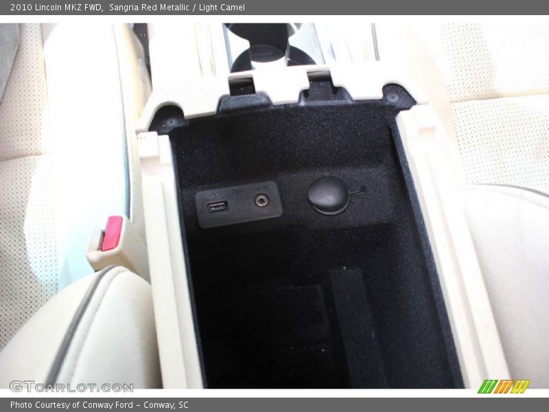 Sangria Red Metallic / Light Camel 2010 Lincoln MKZ FWD