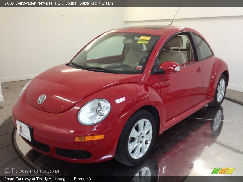 Salsa Red / Cream 2009 Volkswagen New Beetle 2.5 Coupe