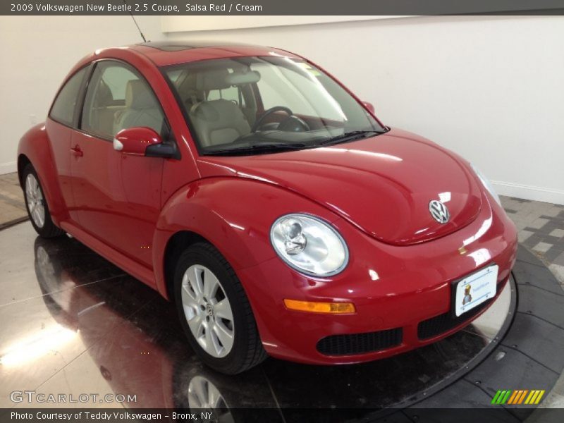 Salsa Red / Cream 2009 Volkswagen New Beetle 2.5 Coupe
