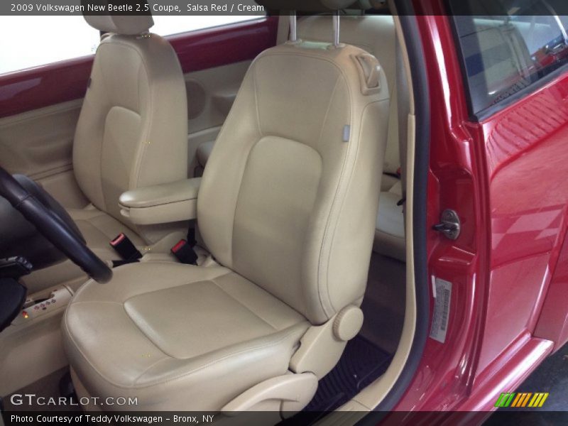 Salsa Red / Cream 2009 Volkswagen New Beetle 2.5 Coupe