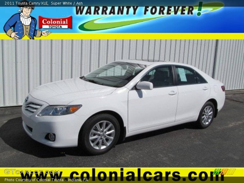 Super White / Ash 2011 Toyota Camry XLE