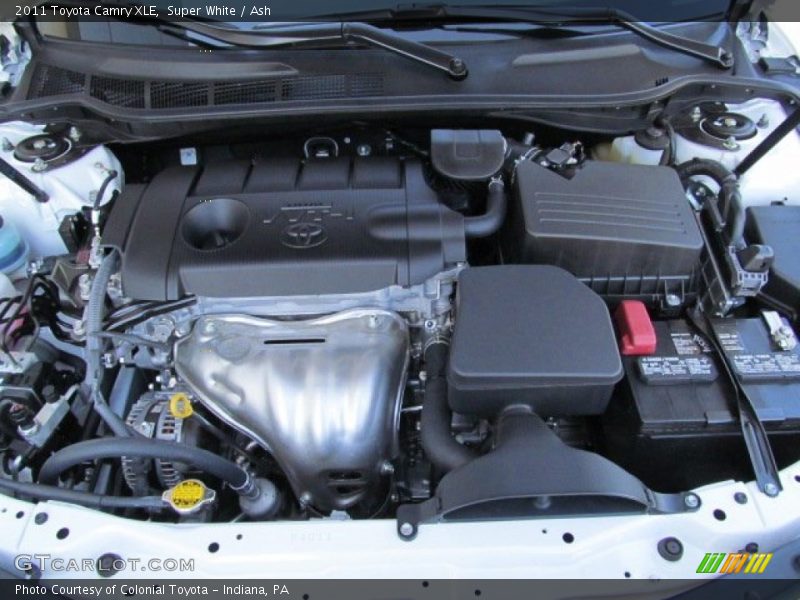 Super White / Ash 2011 Toyota Camry XLE