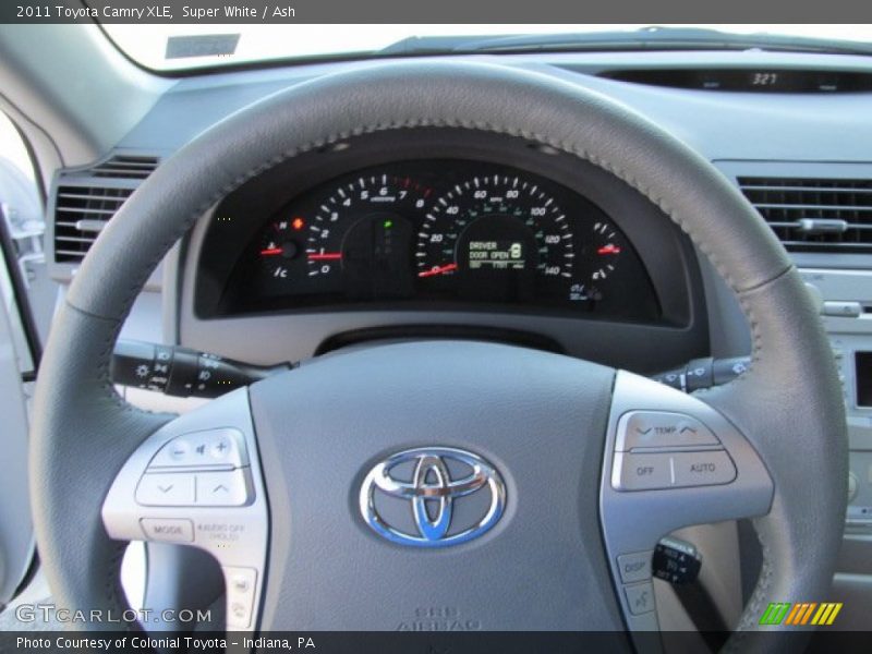 Super White / Ash 2011 Toyota Camry XLE