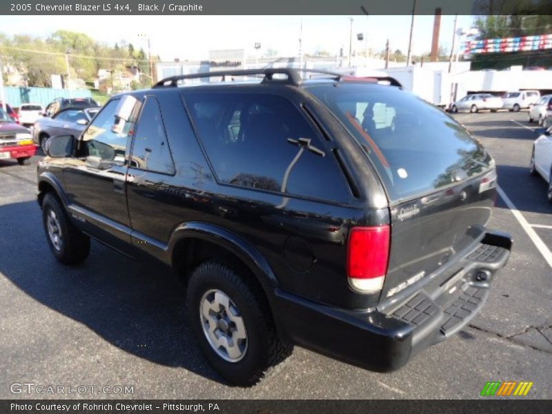 Black / Graphite 2005 Chevrolet Blazer LS 4x4