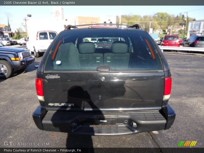 Black / Graphite 2005 Chevrolet Blazer LS 4x4