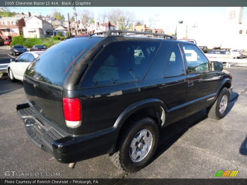 Black / Graphite 2005 Chevrolet Blazer LS 4x4