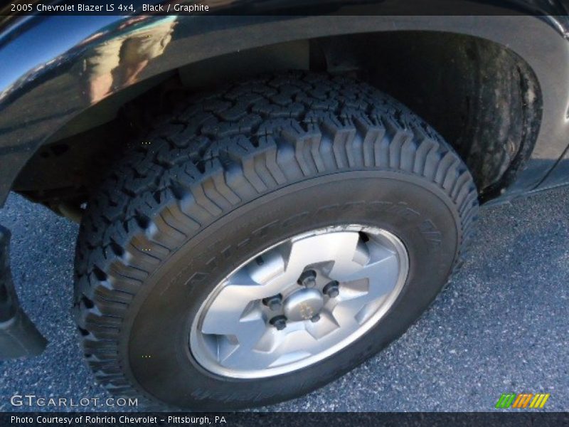 Black / Graphite 2005 Chevrolet Blazer LS 4x4