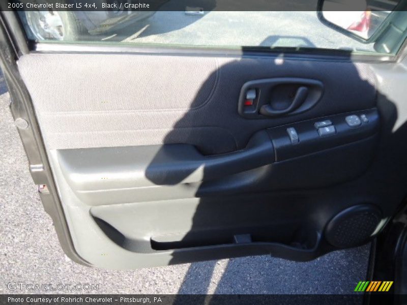 Black / Graphite 2005 Chevrolet Blazer LS 4x4