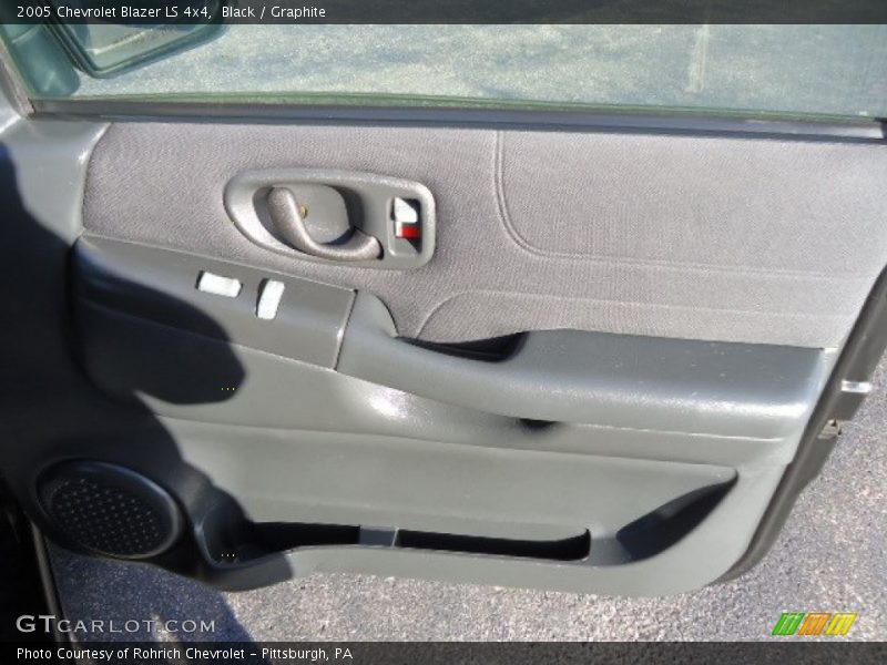 Black / Graphite 2005 Chevrolet Blazer LS 4x4
