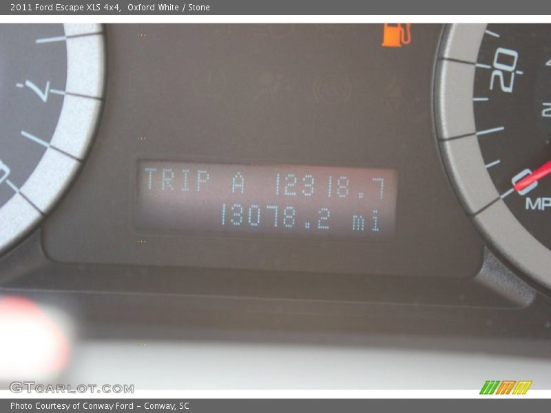Oxford White / Stone 2011 Ford Escape XLS 4x4