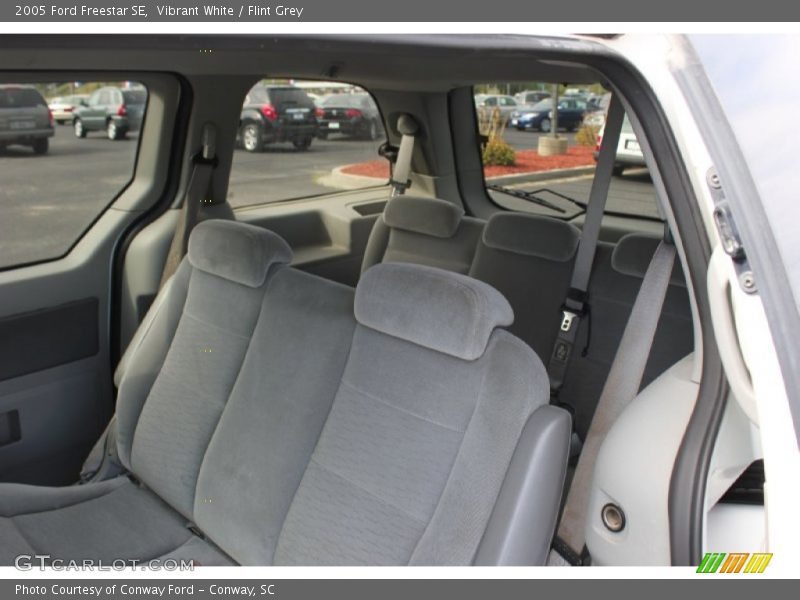 Vibrant White / Flint Grey 2005 Ford Freestar SE