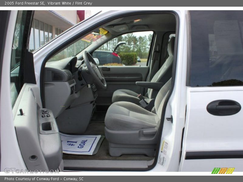 Vibrant White / Flint Grey 2005 Ford Freestar SE