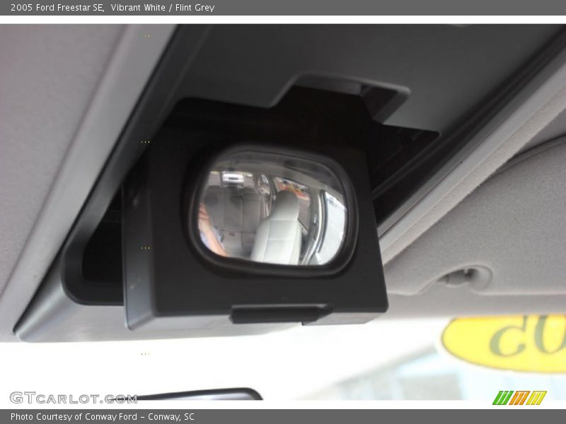 Vibrant White / Flint Grey 2005 Ford Freestar SE