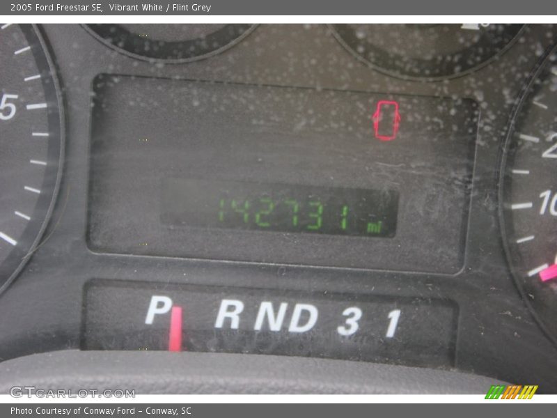 Vibrant White / Flint Grey 2005 Ford Freestar SE