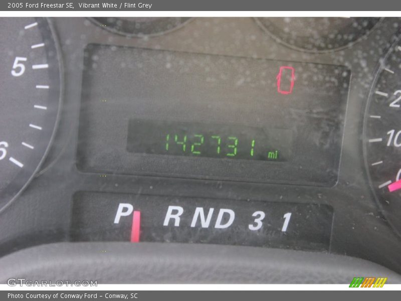 Vibrant White / Flint Grey 2005 Ford Freestar SE