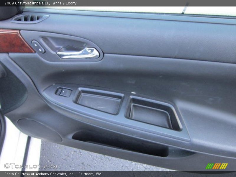 White / Ebony 2009 Chevrolet Impala LT
