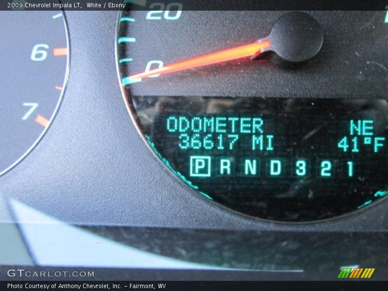White / Ebony 2009 Chevrolet Impala LT