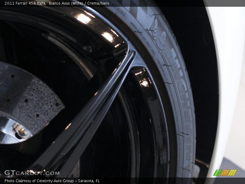 Bianco Avus (White) / Crema/Nero 2011 Ferrari 458 Italia