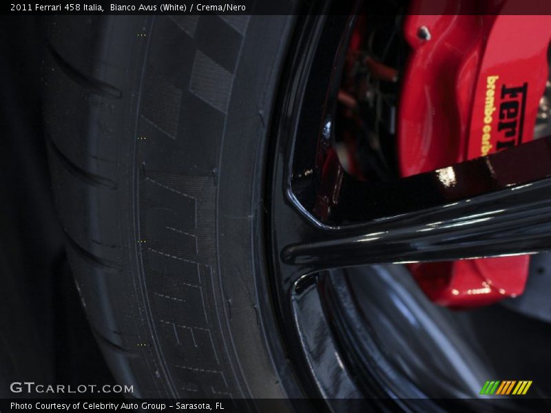 Bianco Avus (White) / Crema/Nero 2011 Ferrari 458 Italia