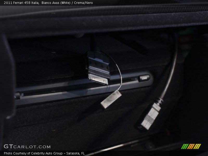 Bianco Avus (White) / Crema/Nero 2011 Ferrari 458 Italia