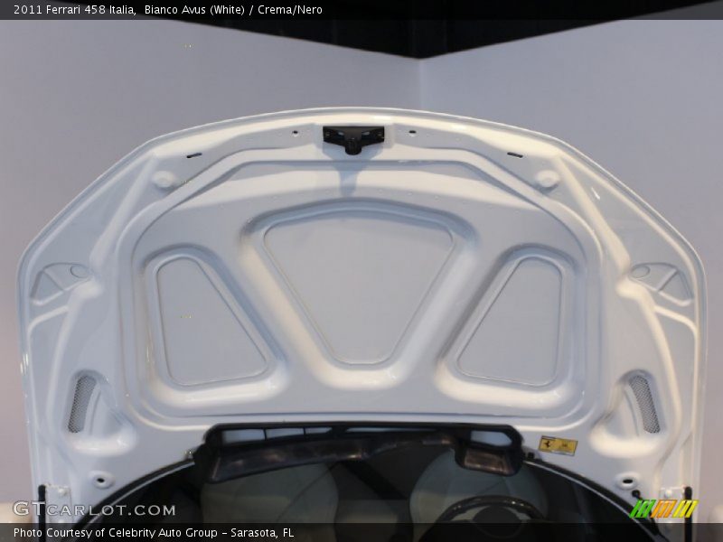 Bianco Avus (White) / Crema/Nero 2011 Ferrari 458 Italia
