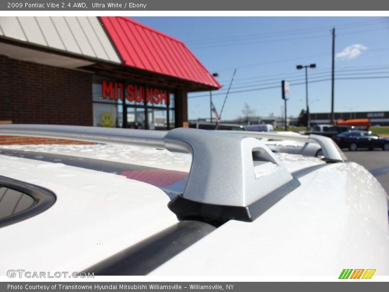 Ultra White / Ebony 2009 Pontiac Vibe 2.4 AWD