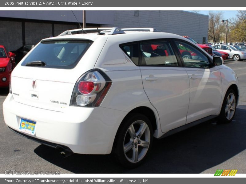 Ultra White / Ebony 2009 Pontiac Vibe 2.4 AWD