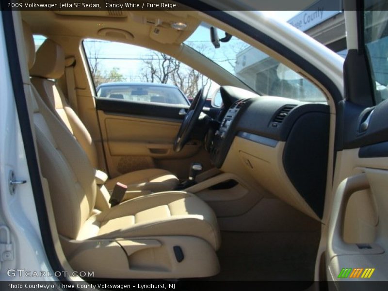 Candy White / Pure Beige 2009 Volkswagen Jetta SE Sedan