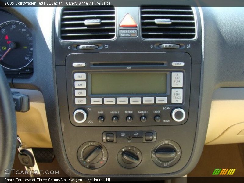 Candy White / Pure Beige 2009 Volkswagen Jetta SE Sedan