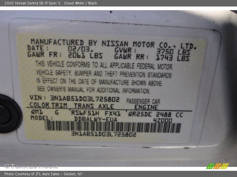 Cloud White / Black 2003 Nissan Sentra SE-R Spec V