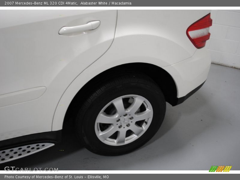 Alabaster White / Macadamia 2007 Mercedes-Benz ML 320 CDI 4Matic