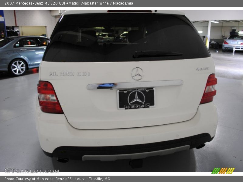 Alabaster White / Macadamia 2007 Mercedes-Benz ML 320 CDI 4Matic
