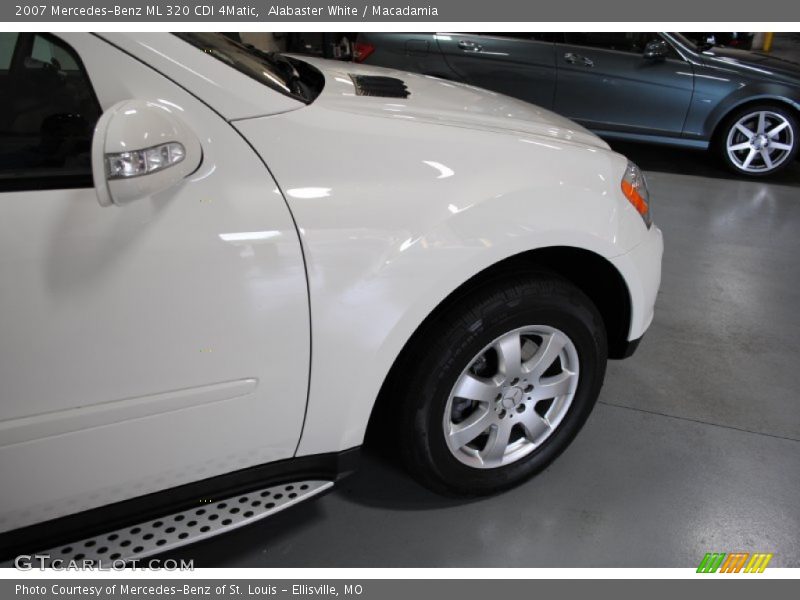 Alabaster White / Macadamia 2007 Mercedes-Benz ML 320 CDI 4Matic