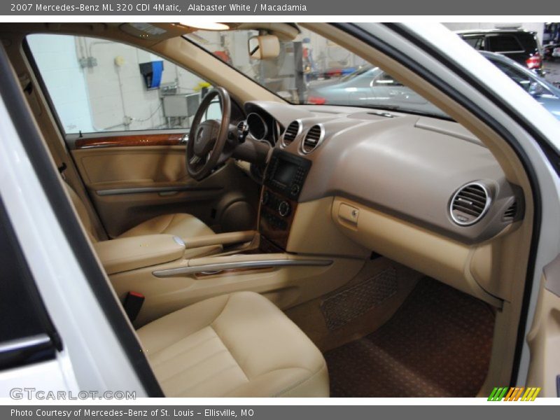 Alabaster White / Macadamia 2007 Mercedes-Benz ML 320 CDI 4Matic