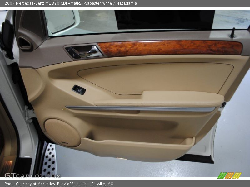 Alabaster White / Macadamia 2007 Mercedes-Benz ML 320 CDI 4Matic