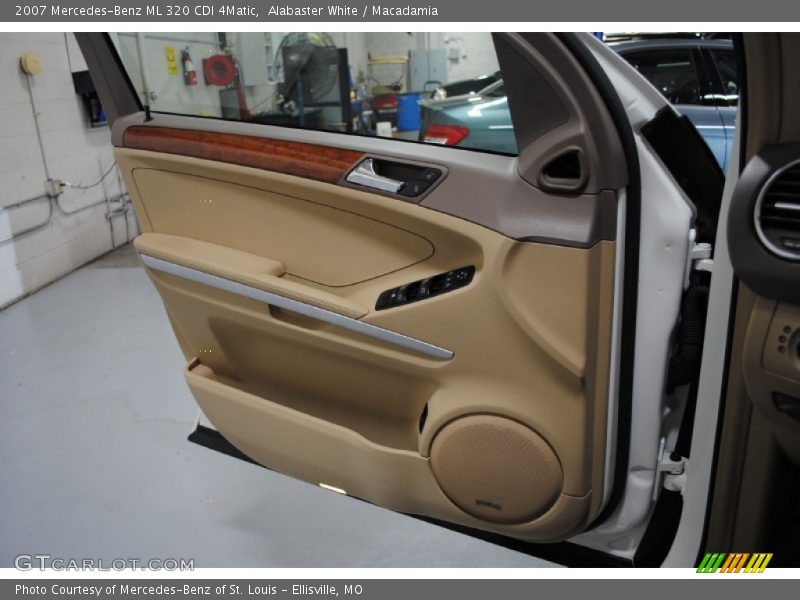 Alabaster White / Macadamia 2007 Mercedes-Benz ML 320 CDI 4Matic