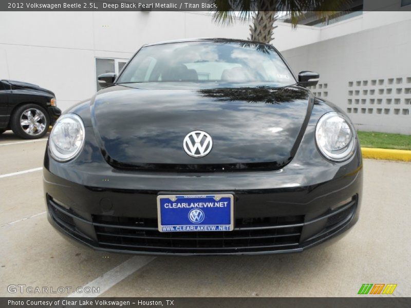 Deep Black Pearl Metallic / Titan Black 2012 Volkswagen Beetle 2.5L