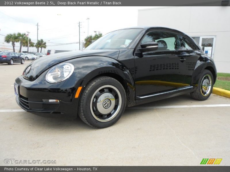 Deep Black Pearl Metallic / Titan Black 2012 Volkswagen Beetle 2.5L