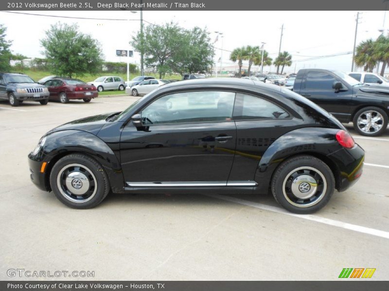 Deep Black Pearl Metallic / Titan Black 2012 Volkswagen Beetle 2.5L