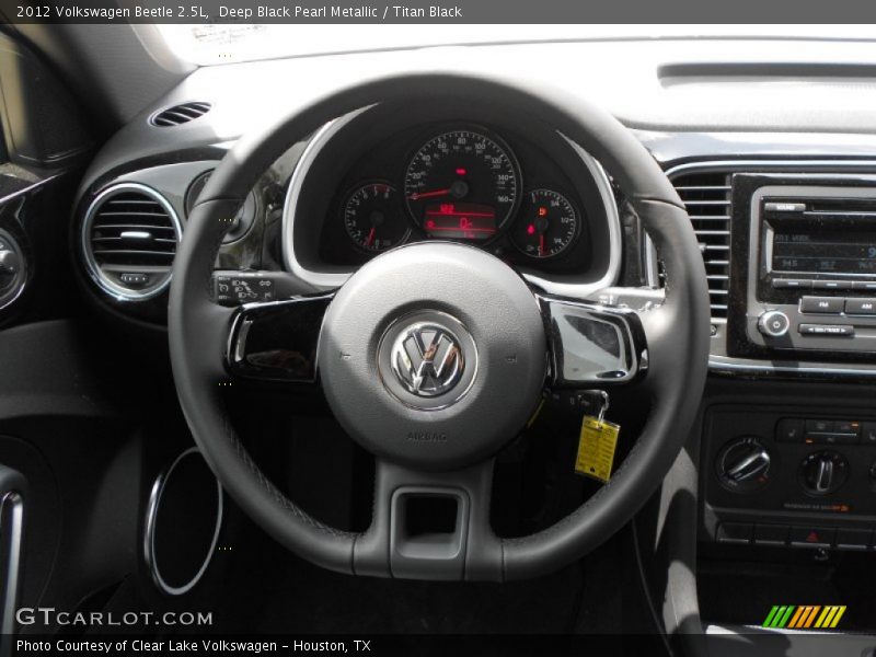 Deep Black Pearl Metallic / Titan Black 2012 Volkswagen Beetle 2.5L