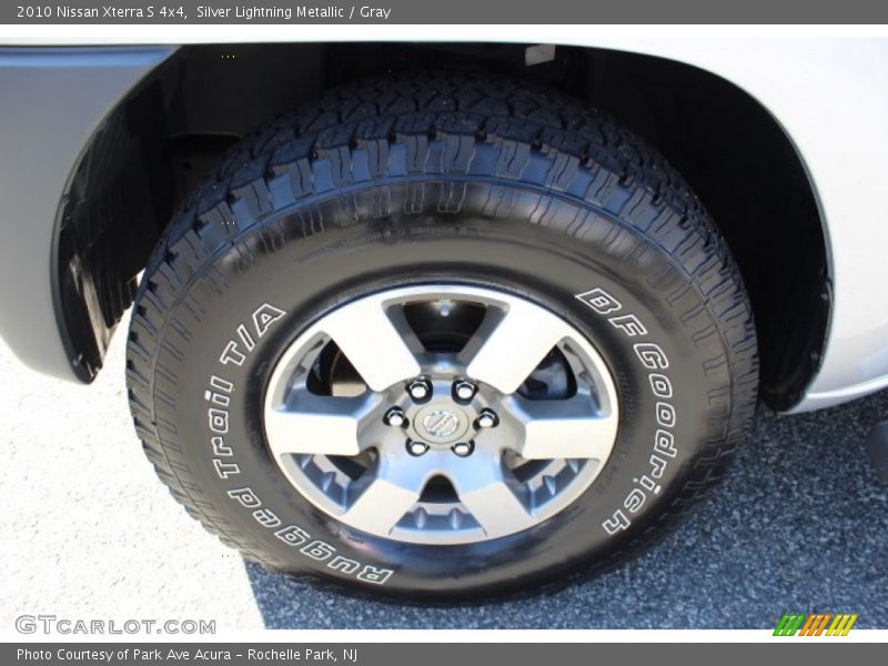 Silver Lightning Metallic / Gray 2010 Nissan Xterra S 4x4