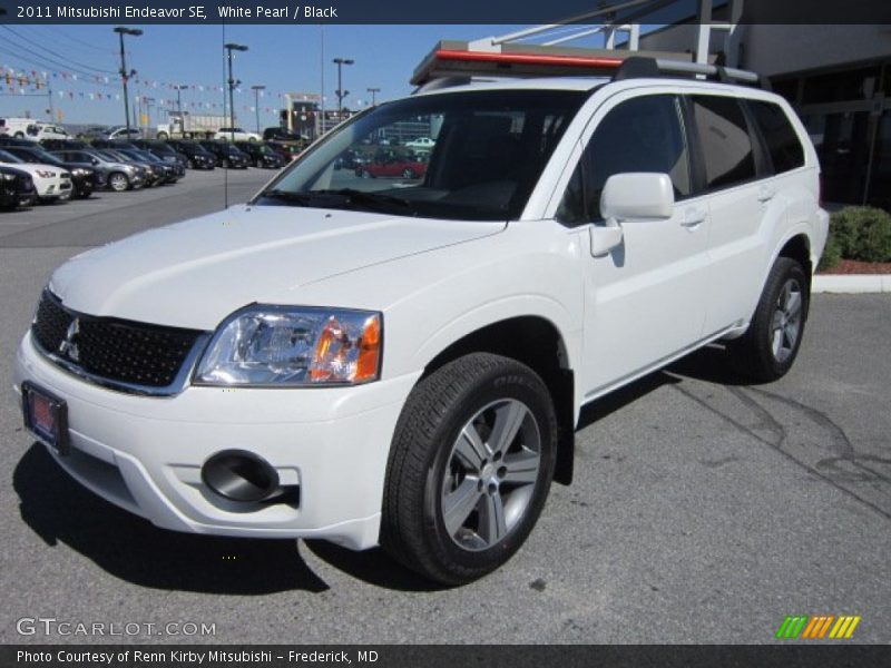 White Pearl / Black 2011 Mitsubishi Endeavor SE