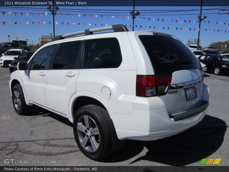 White Pearl / Black 2011 Mitsubishi Endeavor SE