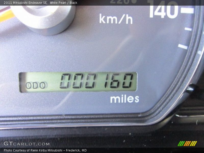 White Pearl / Black 2011 Mitsubishi Endeavor SE