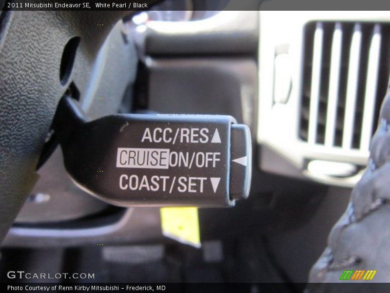 White Pearl / Black 2011 Mitsubishi Endeavor SE