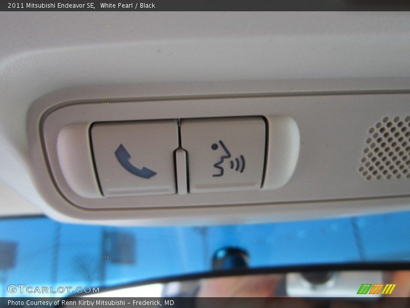 White Pearl / Black 2011 Mitsubishi Endeavor SE