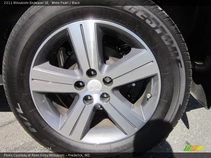 White Pearl / Black 2011 Mitsubishi Endeavor SE